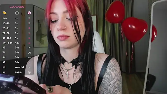 Snapshot of arielabradberry chatting on 02/15/25, 05:50 arielabradberry online show from 02/15/25, 05:50