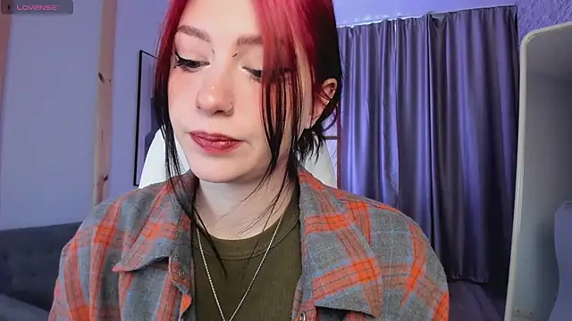 Snapshot of arielabradberry chatting on 02/18/25, 01:33 arielabradberry online show from 02/18/25, 01:33