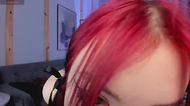 Snapshot of arielabradberry chatting on 02/20/25, 01:51 arielabradberry online show from 02/20/25, 01:51