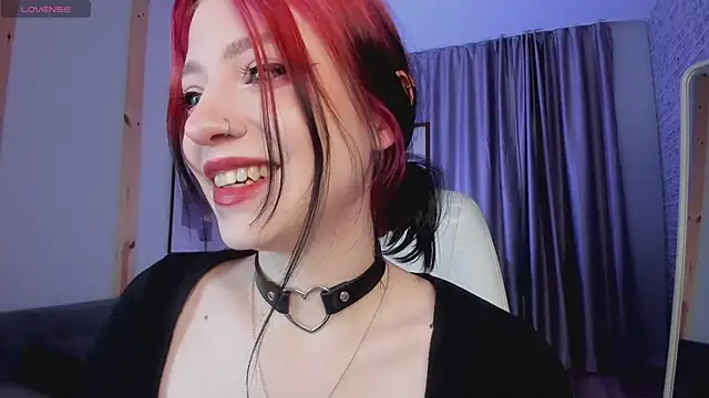 Snapshot of arielabradberry chatting on 03/04/25, 03:15 arielabradberry online show from 03/04/25, 03:15