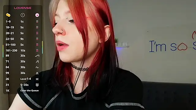 Snapshot of arielabradberry chatting on 09/21/25, 02:44 arielabradberry online show from 09/21/25, 02:44