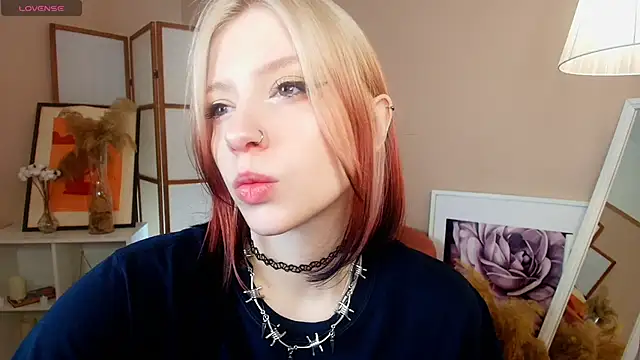 arielabradberry online show from 12/04/25, 01:10