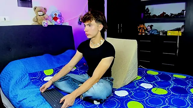 mateosantiago24 online show from 07/09/26, 06:25