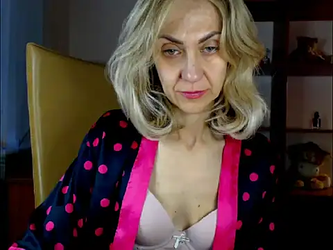 Tanya6547 online show from 10/08/25, 08:16