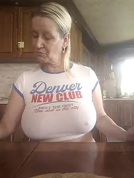 Lotus-blume1 online show from 12/05/25, 10:58