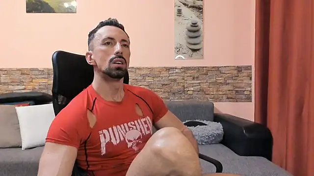 HotHunkTrainer online show from 06/04/26, 08:08