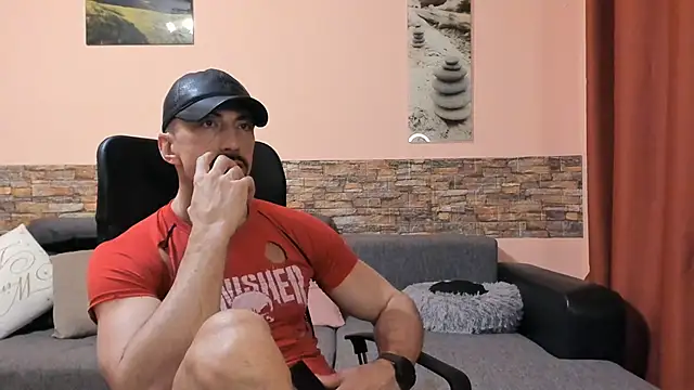 HotHunkTrainer online show from 05/25/26, 07:51