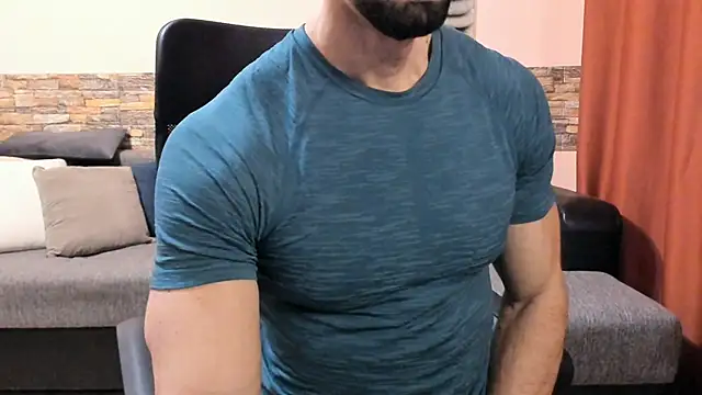 HotHunkTrainer online show from 11/30/25, 09:10