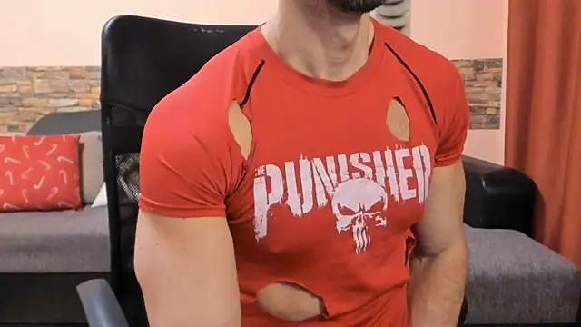 HotHunkTrainer online show from 05/17/26, 08:36