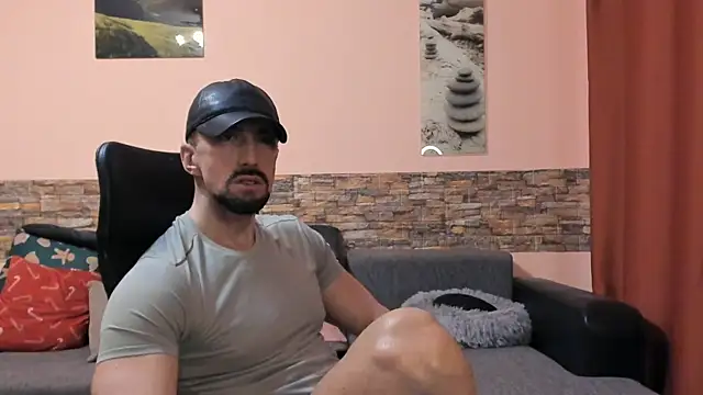 HotHunkTrainer online show from 02/22/26, 09:22