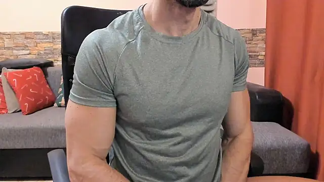 HotHunkTrainer online show from 03/10/26, 08:51