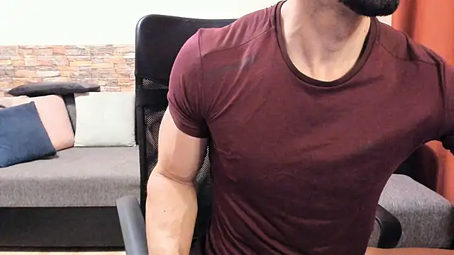 HotHunkTrainer online show from 11/26/25, 08:03