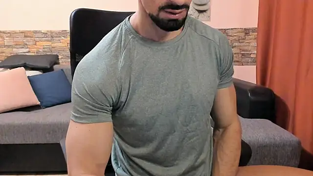 HotHunkTrainer online show from 11/29/25, 09:20