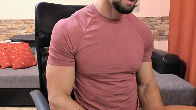 HotHunkTrainer online show from 02/08/26, 09:51