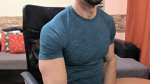 HotHunkTrainer online show from 04/08/26, 08:27