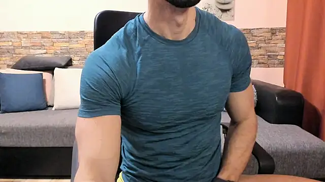 HotHunkTrainer online show from 12/14/25, 08:53