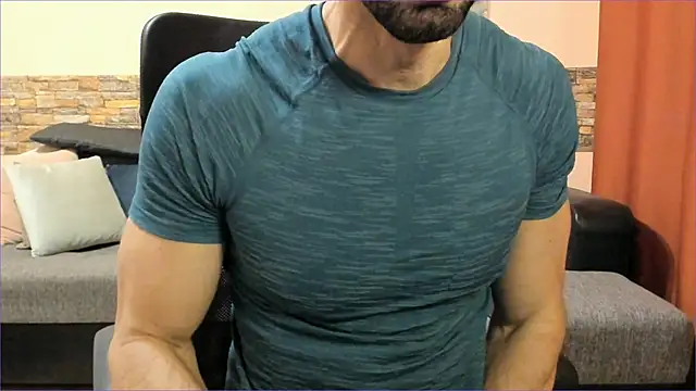 HotHunkTrainer online show from 11/05/25, 08:39