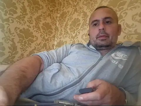 Snapshot of Basszos88i chatting on 09/27/25, 10:49 Basszos88i online show from 09/27/25, 10:49