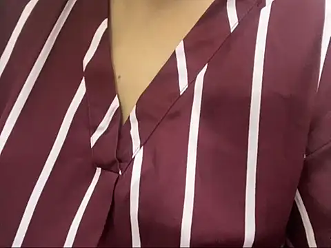 Snapshot of KEEP_010 chatting on 10/30/25, 10:13 KEEP 010 online show from 10/30/25, 10:13