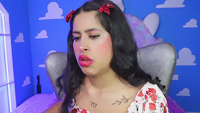 miss romyna online show from 11/06/25, 11:03