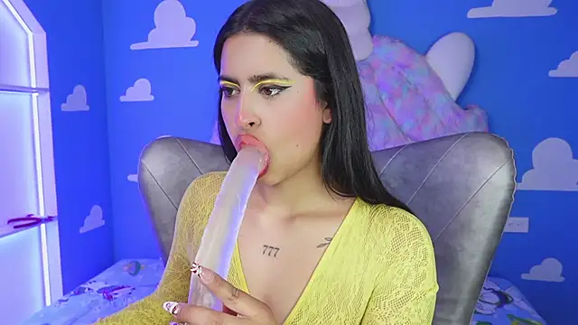 miss romyna online show from 12/15/25, 11:05