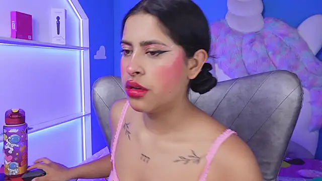 Snapshot of miss_romyna chatting on 10/02/25, 11:02 miss romyna online show from 10/02/25, 11:02