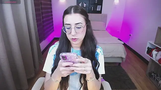 Snapshot of Imkitty-Horny chatting on 11/13/25, 03:43 Imkitty-Horny online show from 11/13/25, 03:43