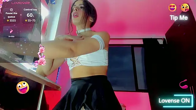 emperatrizhotwolf online show from 11/13/25, 10:57