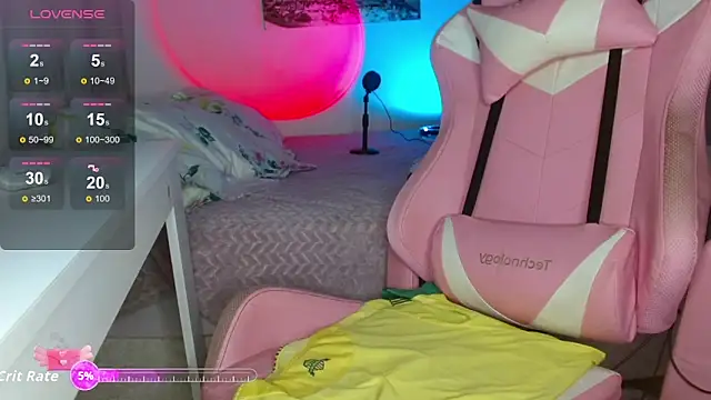 Snapshot of sexy_valentina1 chatting on 10/24/25, 02:21 sexy valentina1 online show from 10/24/25, 02:21