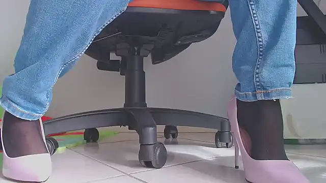 angeldevil193 online show from 02/20/25, 09:55