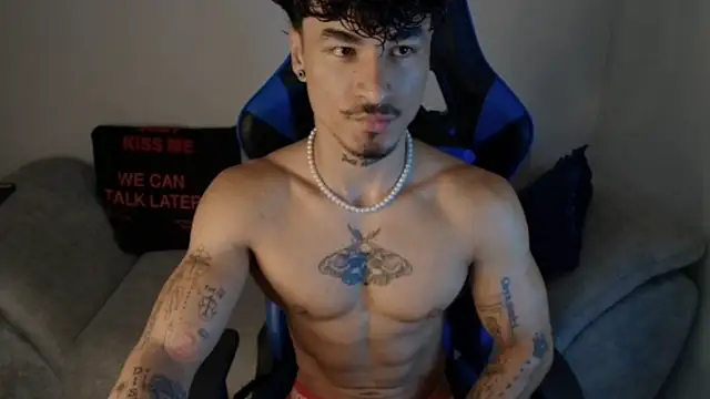 Snapshot of Thomas_Fit1 chatting on 07/09/26, 12:37 Thomas Fit1 online show from 07/09/26, 12:37