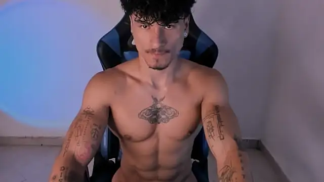 Snapshot of Thomas_Fit1 chatting on 06/24/26, 12:59 Thomas Fit1 online show from 06/24/26, 12:59