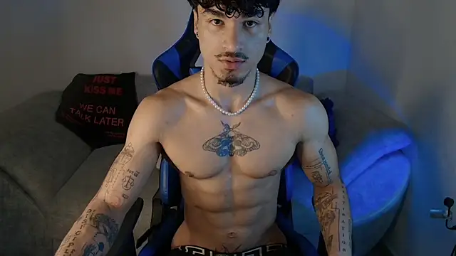 Snapshot of Thomas_Fit1 chatting on 07/16/26, 12:35 Thomas Fit1 online show from 07/16/26, 12:35