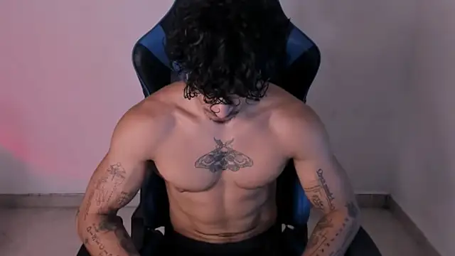 Snapshot of Thomas_Fit1 chatting on 06/23/26, 12:25 Thomas Fit1 online show from 06/23/26, 12:25