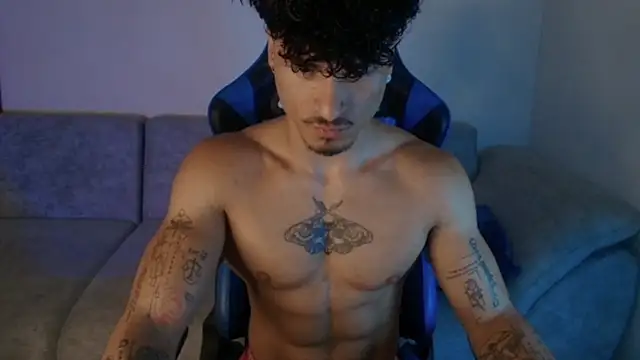 Snapshot of Thomas_Fit1 chatting on 07/03/26, 01:12 Thomas Fit1 online show from 07/03/26, 01:12