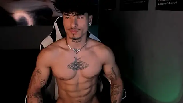 Snapshot of Thomas_Fit1 chatting on 06/12/26, 03:26 Thomas Fit1 online show from 06/12/26, 03:26
