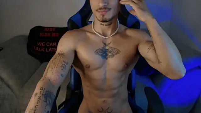 Snapshot of Thomas_Fit1 chatting on 07/12/26, 12:50 Thomas Fit1 online show from 07/12/26, 12:50
