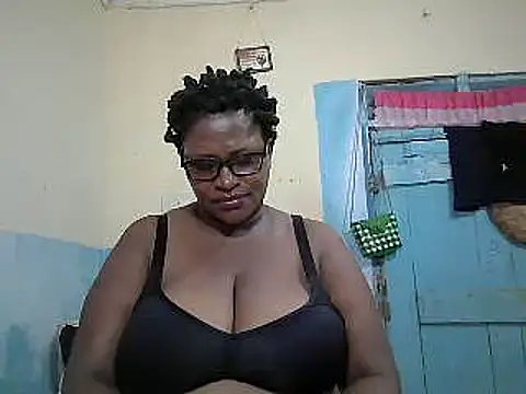 Snapshot of sexy_bigboobss chatting on 05/03/26, 06:44 sexy bigboobss online show from 05/03/26, 06:44