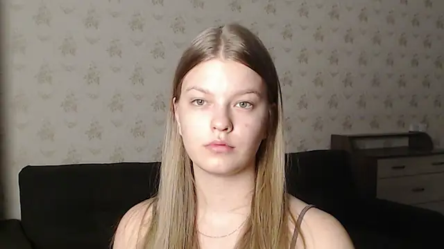 Snapshot of EmySway chatting on 02/09/25, 07:19 EmySway online show from 02/09/25, 07:19