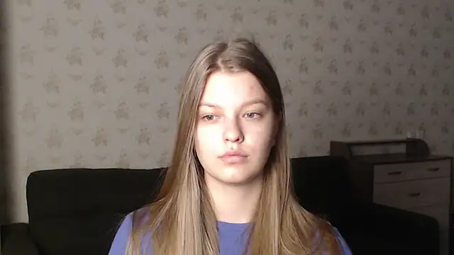 Snapshot of EmySway chatting on 12/30/24, 10:43 EmySway online show from 12/30/24, 10:43