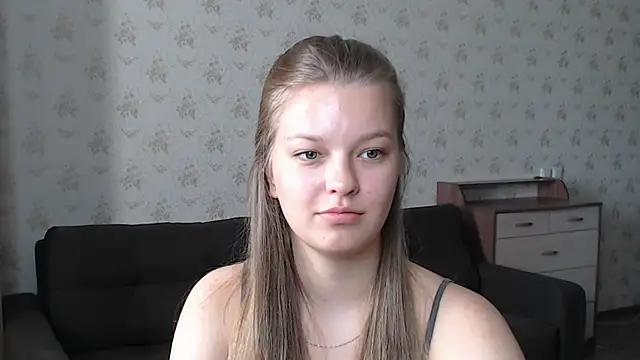 Snapshot of EmySway chatting on 09/27/25, 03:01 EmySway online show from 09/27/25, 03:01