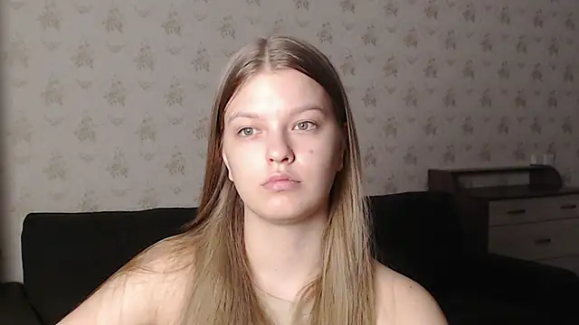 Snapshot of EmySway chatting on 02/12/25, 08:27 EmySway online show from 02/12/25, 08:27