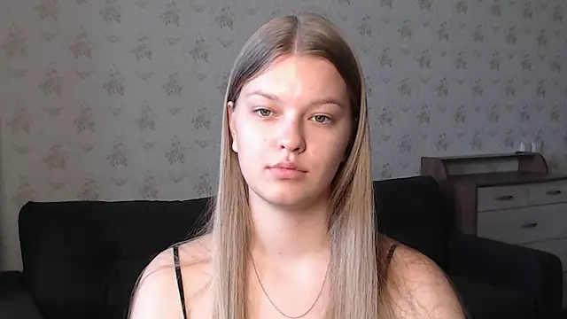 Snapshot of EmySway chatting on 10/05/25, 07:10 EmySway online show from 10/05/25, 07:10