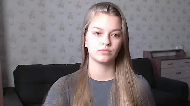 Snapshot of EmySway chatting on 10/13/25, 09:55 EmySway online show from 10/13/25, 09:55