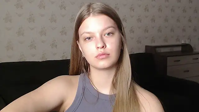 Snapshot of EmySway chatting on 02/23/25, 06:01 EmySway online show from 02/23/25, 06:01