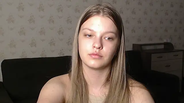 Snapshot of EmySway chatting on 03/13/25, 11:16 EmySway online show from 03/13/25, 11:16