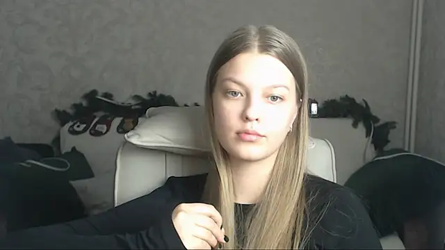 Snapshot of EmySway chatting on 01/07/25, 05:31 EmySway online show from 01/07/25, 05:31