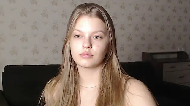 Snapshot of EmySway chatting on 02/09/25, 10:31 EmySway online show from 02/09/25, 10:31