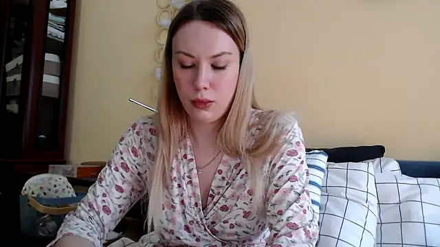 Snapshot of Scarlettford chatting on 02/19/25, 12:00 Scarlettford online show from 02/19/25, 12:00