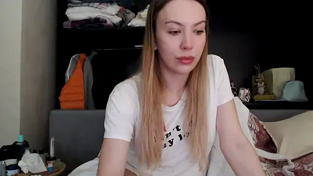 Snapshot of Scarlettford chatting on 09/24/25, 01:28 Scarlettford online show from 09/24/25, 01:28